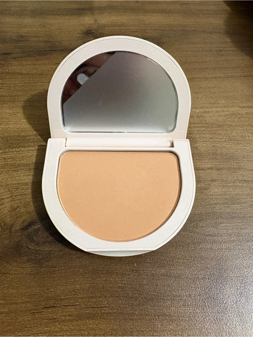 Rare Beauty True to Myself Tinted Pressed Finishing Powder - Light Beige
